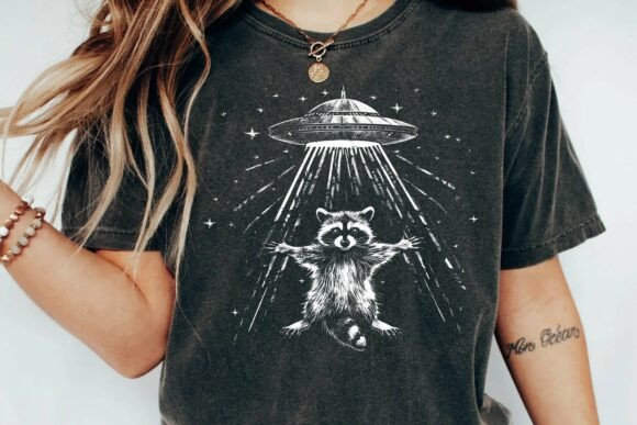 Funny Raccoon UFO Graphic: Vintage Alien Abduction PNG
